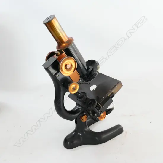 BAUSCH & LOMB OPTICAL CO., ROCHESTER N.Y. MICROSCOPE, IN CASE w VARIOUS LENSES, PATENT 1915